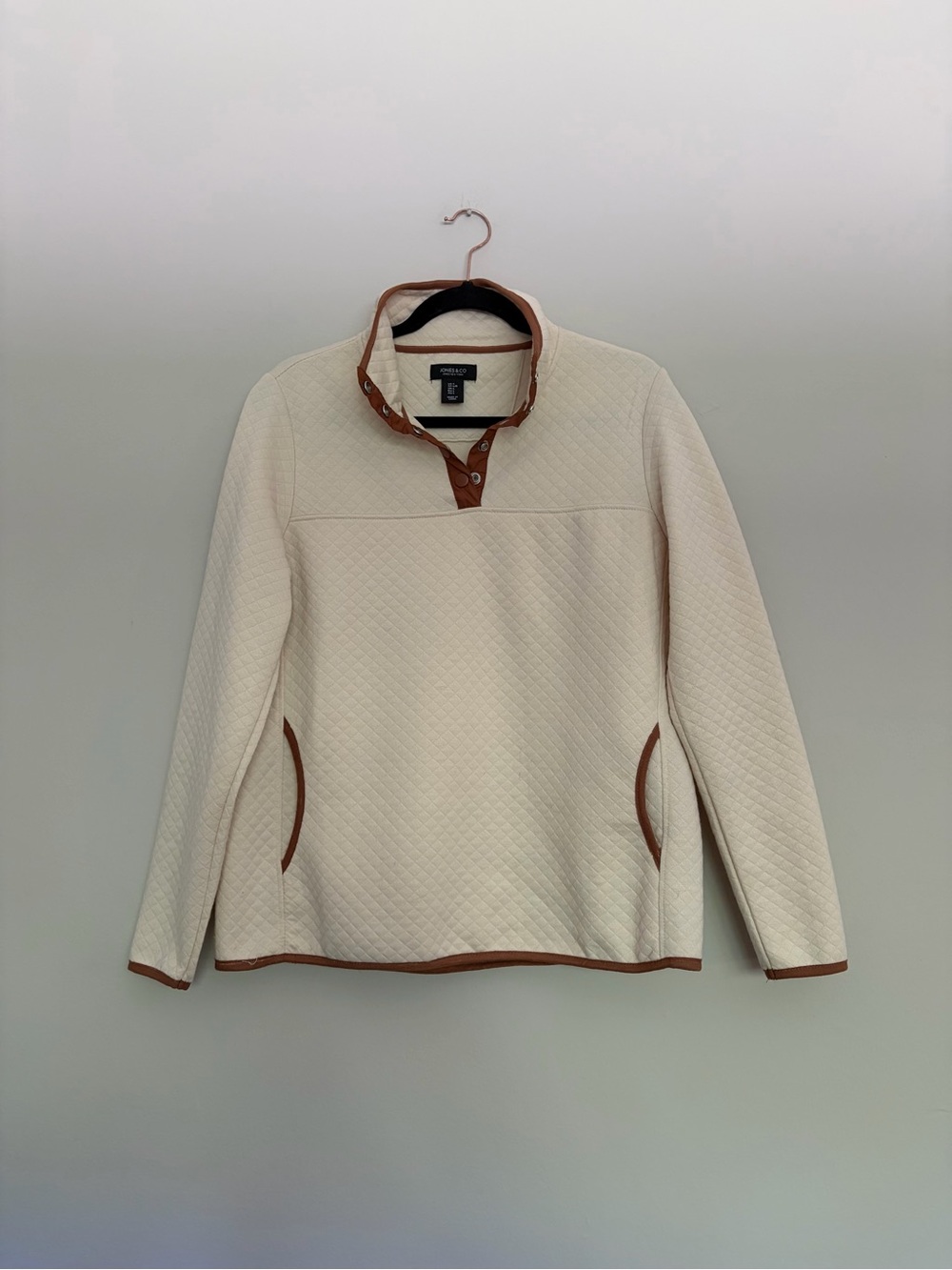 Jones & Co. Quilted 1/4-snap Mock Neck Cream/Ivory pullover sweatshirt - Large